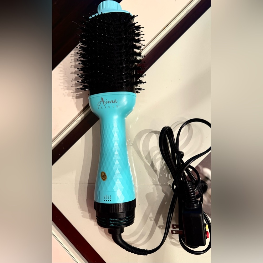 Aima Beauty Hot Air Brush